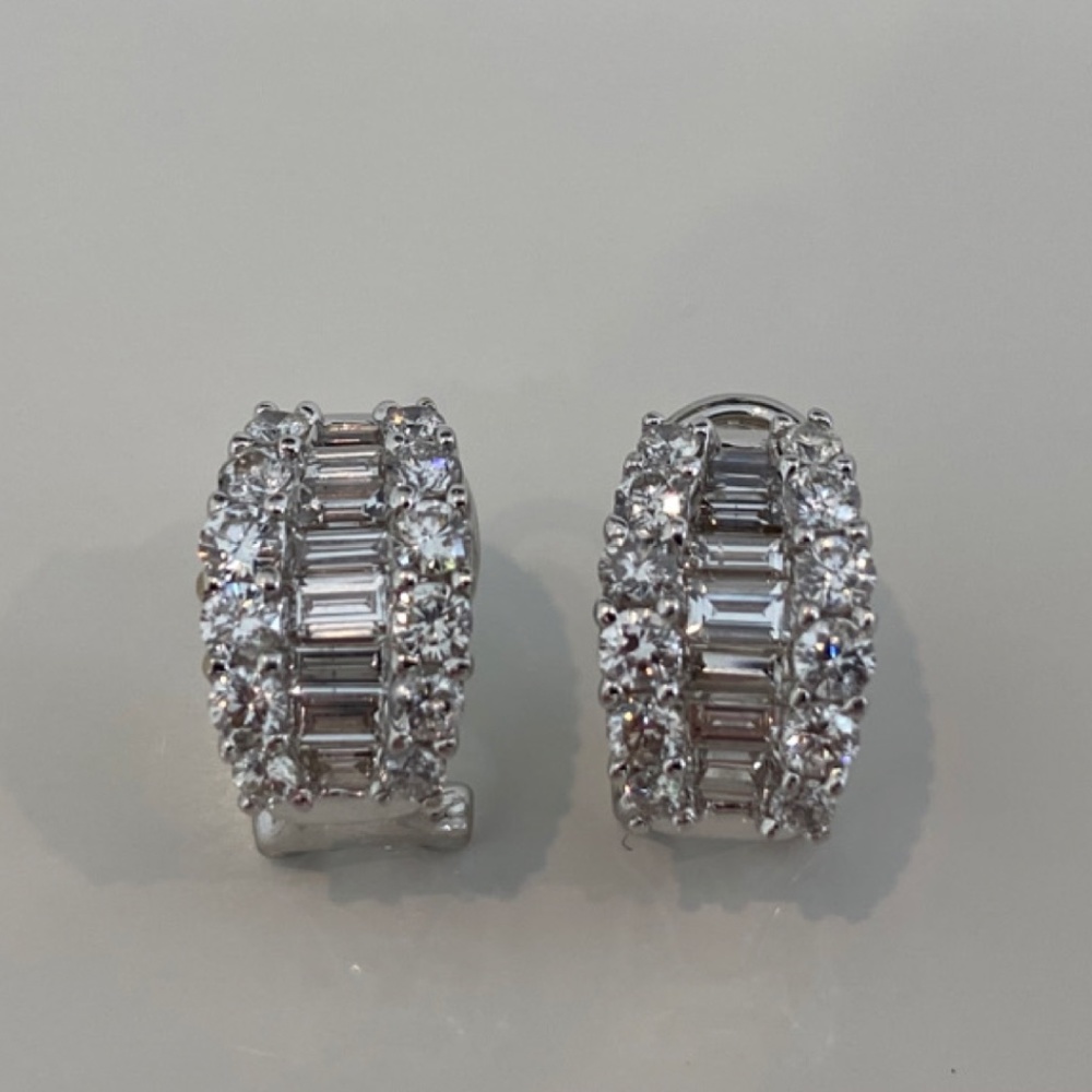 ROUND BRILLIANT BAGUETTE DIAMOND EARRINGS